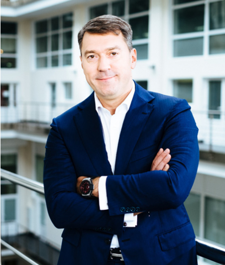 ренессанс директор